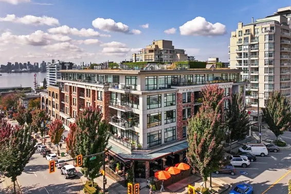 414 105 West 2nd Street, North Vancouver