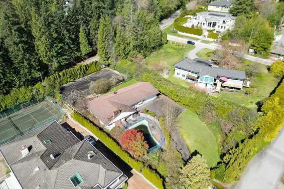 960 Pyrford Road, West Vancouver For Sale - image 2