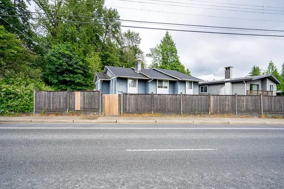 1990 Capilano Road, North Vancouver For Sale - image 2