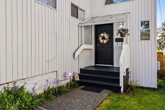513 East 6th Street, North Vancouver For Sale - image 3