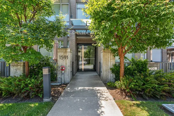 202 1591 Bowser Avenue, North Vancouver For Sale - image 18