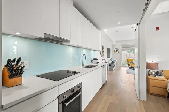 202 1591 Bowser Avenue, North Vancouver For Sale - image 2
