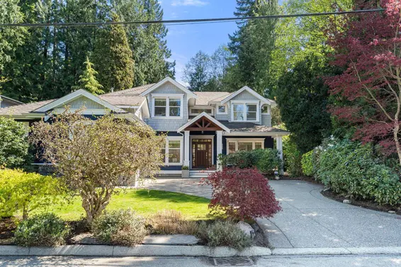 3722 Emerald Drive, North Vancouver For Sale - image 2