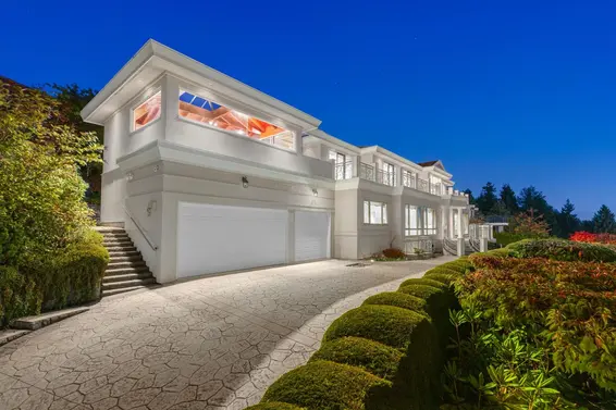 1579 Errigal Place, West Vancouver For Sale - image 3