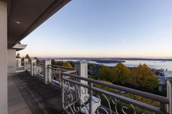 1579 Errigal Place, West Vancouver For Sale - image 32