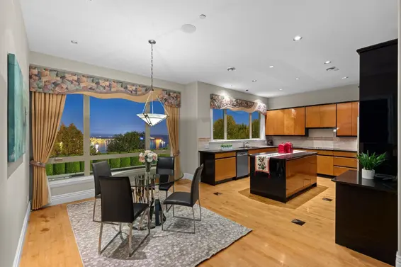 1579 Errigal Place, West Vancouver For Sale - image 9