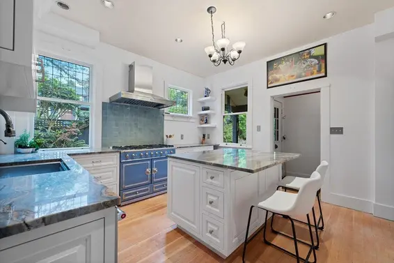 3190 St. Georges Avenue, North Vancouver For Sale - image 17