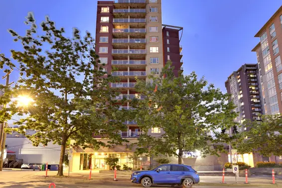 1604 121 West 15th Street, North Vancouver