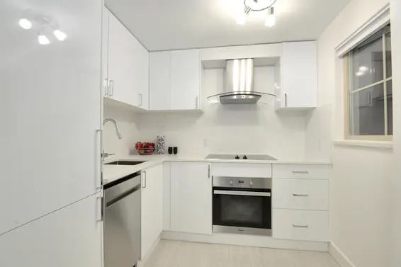 1604 121 West 15th Street, North Vancouver For Sale - image 3