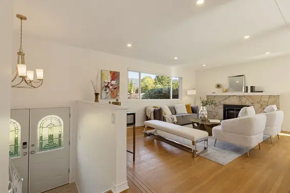 2007 Floralynn Crescent, North Vancouver For Sale - image 3