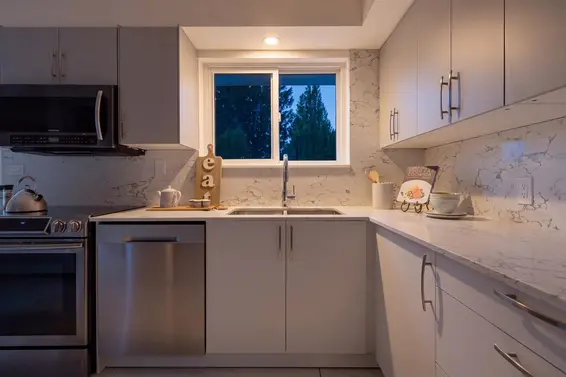 2007 Floralynn Crescent, North Vancouver For Sale - image 36
