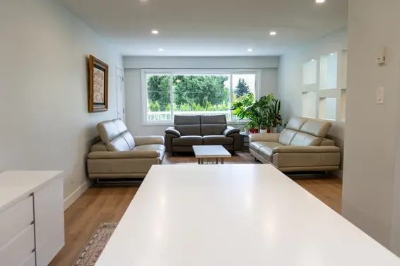 356 West Queens Road, North Vancouver For Sale - image 2