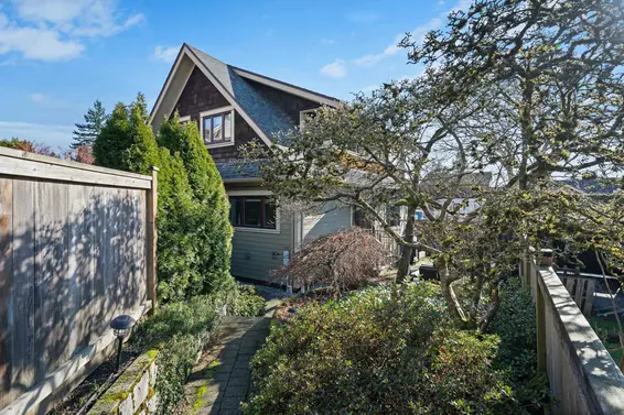 335 East 8th Street, North Vancouver For Sale - image 9