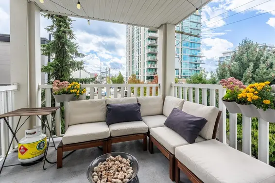 218 147 East 1st Street, North Vancouver For Sale - image 2