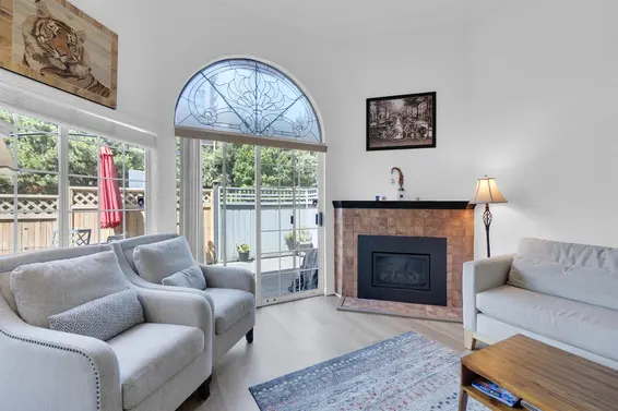 108 216 East 6th Street, North Vancouver For Sale - image 4