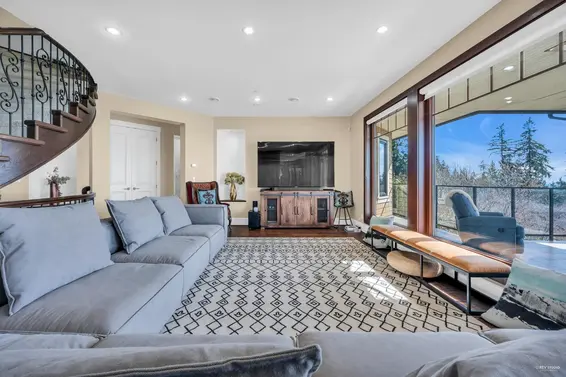 2336 Kadlec Court, West Vancouver For Sale - image 6