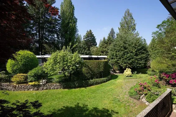 3665 Edgemont Boulevard, North Vancouver For Sale - image 15