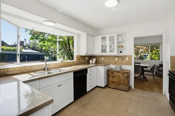 3665 Edgemont Boulevard, North Vancouver For Sale - image 8