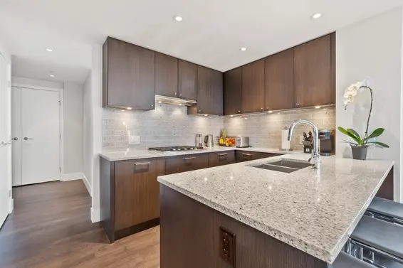 503 150 West 15Th Street, North Vancouver