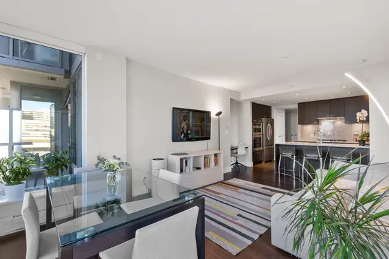 503 150 West 15Th Street, North Vancouver For Sale - image 1