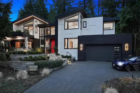 4528 Skyline Drive, North Vancouver