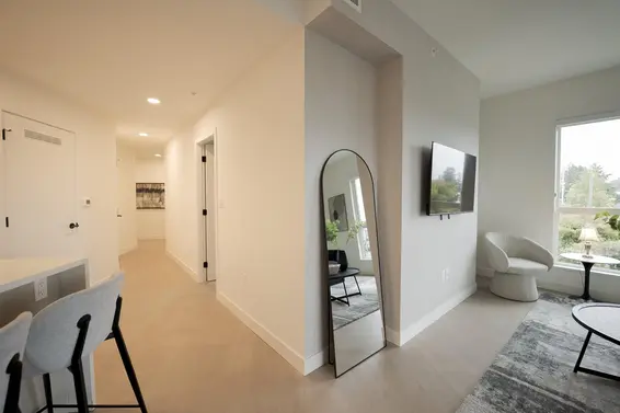 360 422 East 3rd Street, North Vancouver For Sale - image 4