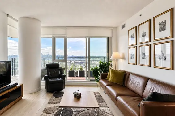 1803 1401 Hunter Street, North Vancouver For Sale - image 5
