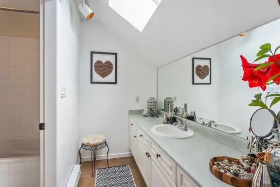 205 1518 Bowser Avenue, North Vancouver For Sale - image 26