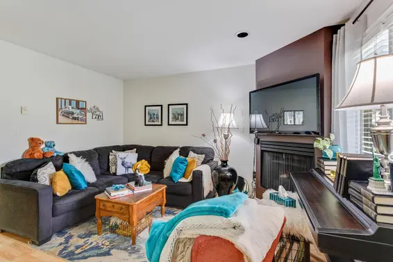 205 1518 Bowser Avenue, North Vancouver For Sale - image 6