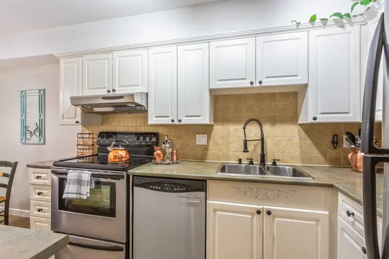 205 1518 Bowser Avenue, North Vancouver For Sale - image 7