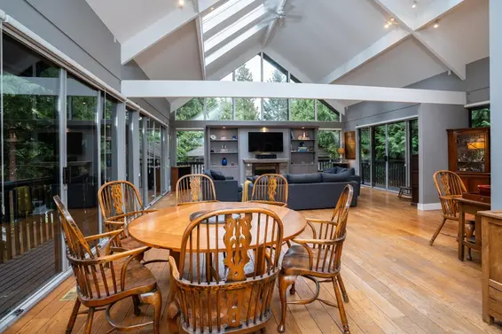 4625 Piccadilly North, West Vancouver