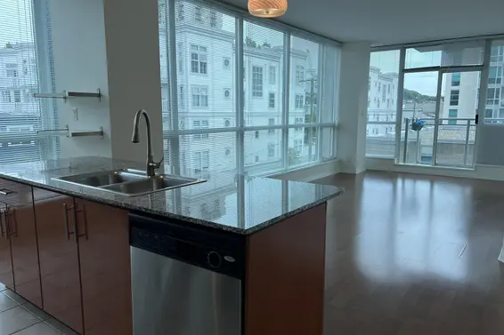 501 138 East Esplanade, North Vancouver For Sale - image 3