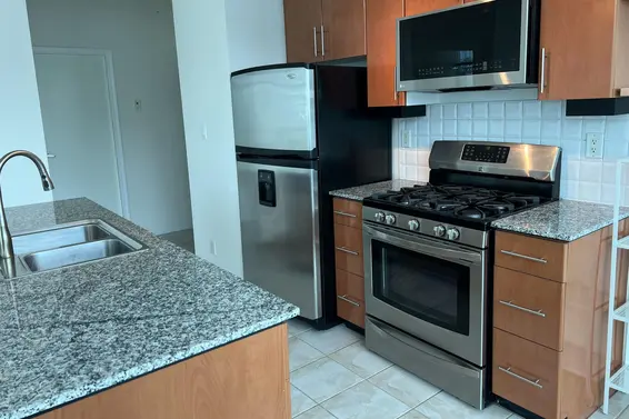 501 138 East Esplanade, North Vancouver For Sale - image 7