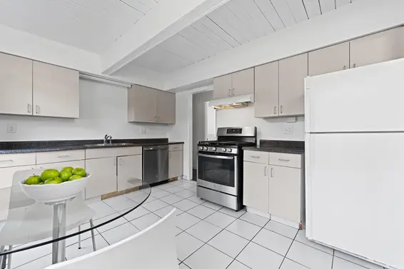 1964 Fell Avenue, North Vancouver For Sale - image 10
