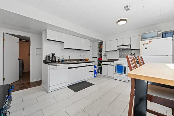 1964 Fell Avenue, North Vancouver For Sale - image 21