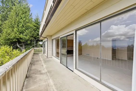 4325 Delbrook Avenue, North Vancouver For Sale - image 19