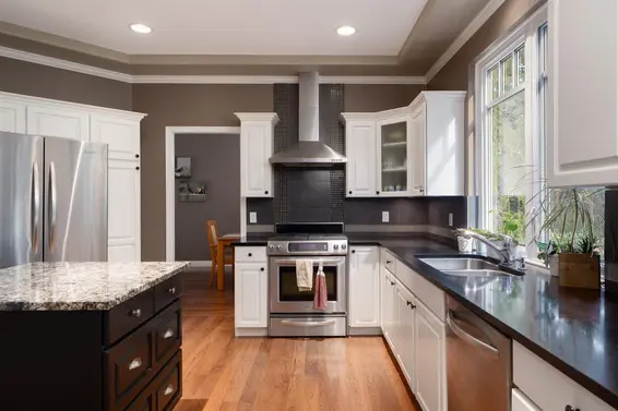 801 Regal Crescent, North Vancouver For Sale - image 11