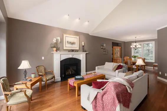 801 Regal Crescent, North Vancouver For Sale - image 3