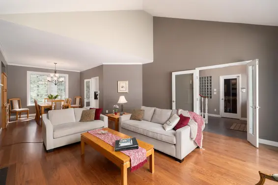 801 Regal Crescent, North Vancouver For Sale - image 4