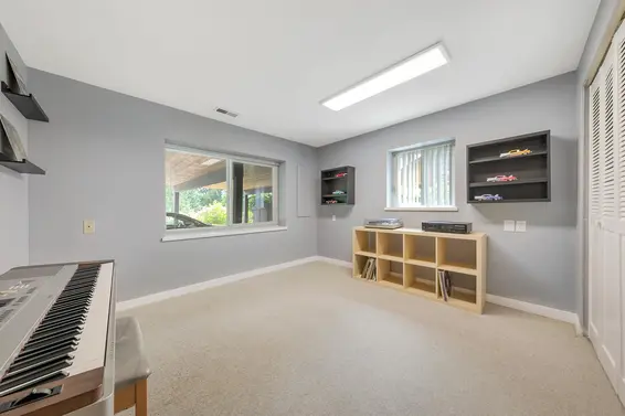 645 Mccartney Close, North Vancouver For Sale - image 25