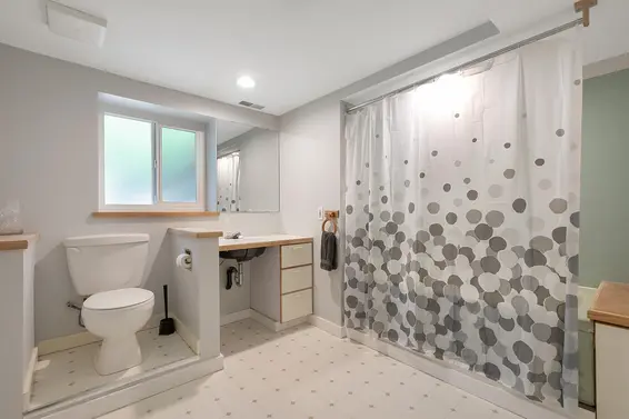 645 Mccartney Close, North Vancouver For Sale - image 27