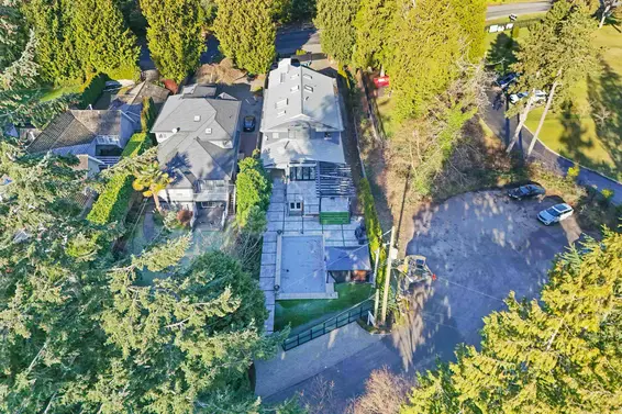 4215 Evergreen Avenue, West Vancouver For Sale - image 2