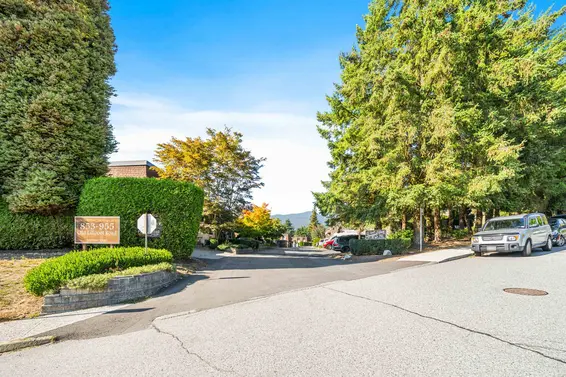 927 Old Lillooet Road, North Vancouver For Sale - image 36