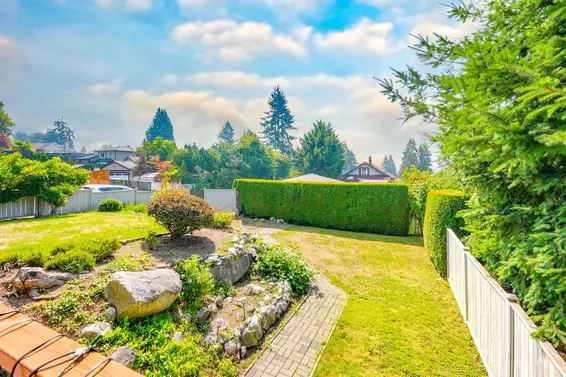 3277 Chesterfield Avenue, North Vancouver For Sale - image 8