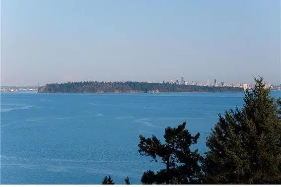 3699 Sunset Lane, West Vancouver