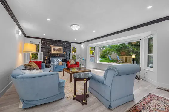 4621 Caulfeild Drive, West Vancouver For Sale - image 8