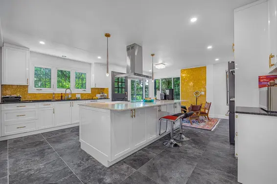 4621 Caulfeild Drive, West Vancouver For Sale - image 9