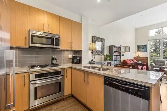 404 159 West 22nd Street, North Vancouver For Sale - image 9