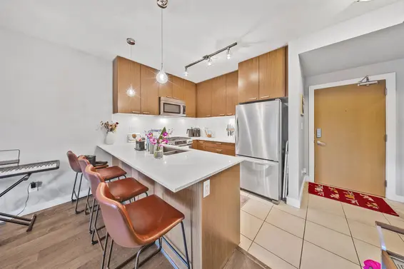 205 1330 Marine Drive, North Vancouver For Sale - image 2