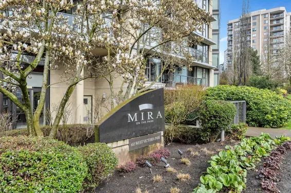 304 683 Victoria Park, North Vancouver For Sale - image 3